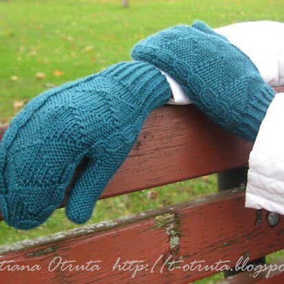 Spruce mittens / fingerless gloves