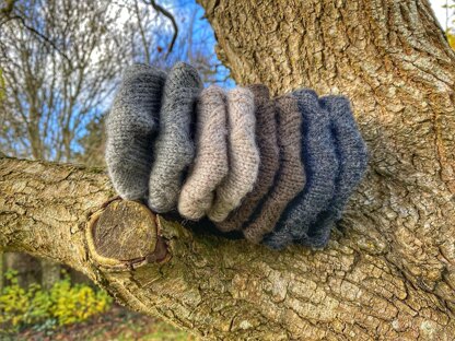 Paw Print Socks in DK