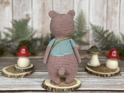 Benjamin the Bear Amigurumi