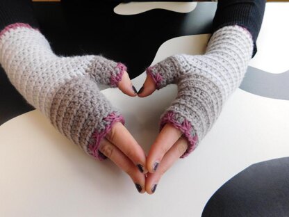 Atelier fingerless gloves