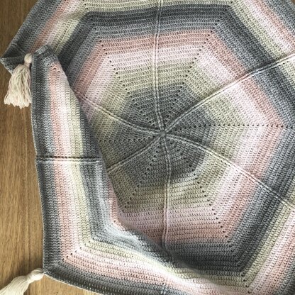 Seren Hexagon Blanket