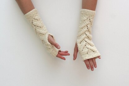 Snowy Branches Fingerless Mitts