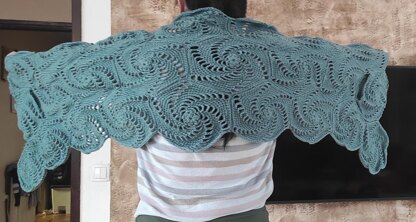 Spiral hexagon pocket scarf