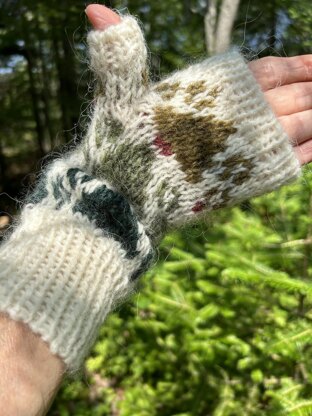 Pine Croft Fingerless Mitts