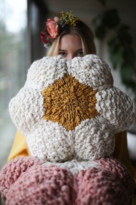 Daisy Pillow in Knit Collage Spun Cloud - Downloadable PDF