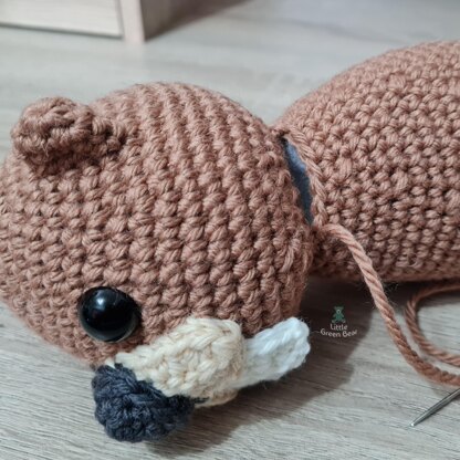 Bobby the Beaver - UK Terminology - Amigurumi