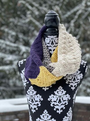 Ripple Infinity Scarf