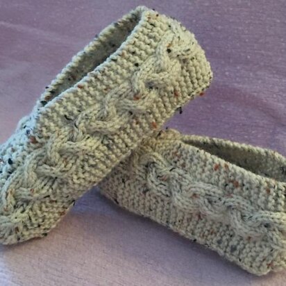 Cable Knit Slippers - knitting pattern