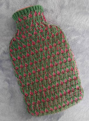 Myrinda Hot Water Bottle Cover (Brioche knitting)