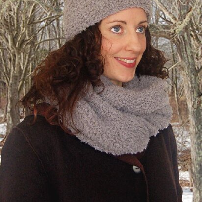 ‘Fur’ Hat & Loop Scarf to Knit