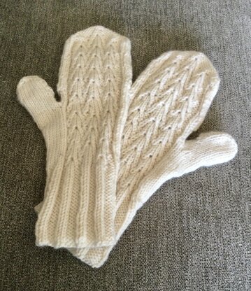 Three Pines Mitts