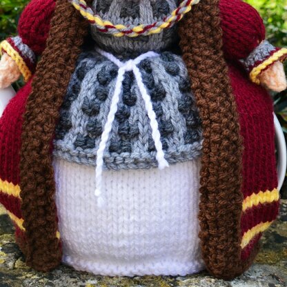 King Henry VIII 4 Cup Teapot Cosy Knitting Pattern - Novelty Teapot Cosy Knitting Pattern