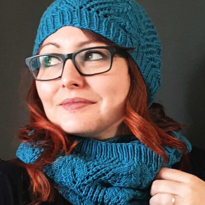 Stormy Seas Hat and Cowl Set - knitting pattern