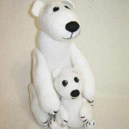 Toy knitting patterns - Knitted Polar bears, mother with cub, family toys