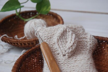 Leaf Crochet Gloves