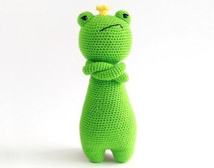 King Frog Crochet Amigurumi Pattern