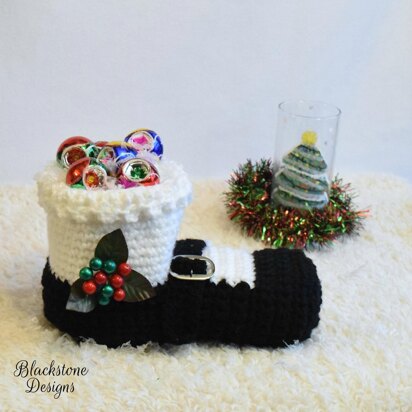 Mrs. Claus Shoe Basket