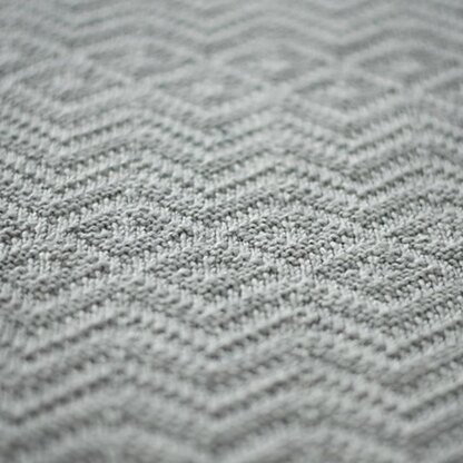 Reversible Blanket Zig Zag