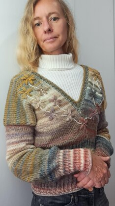 Embroidery knitted sweater