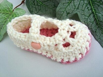 French Vanilla Mary Jane Booties | Crochet Pattern 157