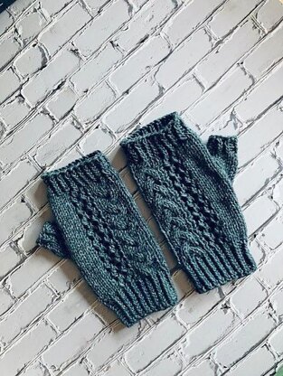 Twists and turns mitts