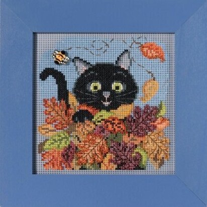 Mill Hill Playful Cat Cross Stitch Kit - 5.25in x 5.25in (13.3 cm x 13.3 cm)