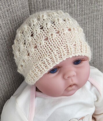 Poppy - Babies eyelet stitch beanie