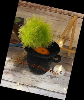 Light-up Witches Cauldron & Broomstick Chocolate Orange Cover Knitting Pattern