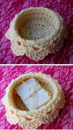 Nesting Bowls with Drop over Lace Edge