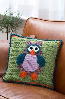Whimsical Owl Pillow in Red Heart Super Saver Economy Solids - LW4003