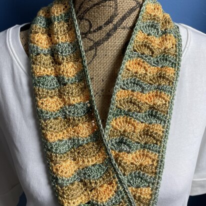 EASY Mobius Shell Scarf