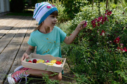 Hat with Melon Appliqués in Schachenmayr Catania - S8918 - Downloadable PDF