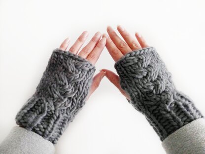Cable Handwarmers