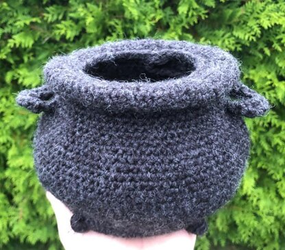 Cauldron Bowl with Lid