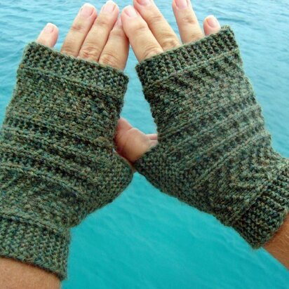 Sideways Gansey Style Mitts & Mittens