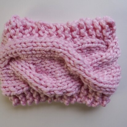 Sweeping cables headband