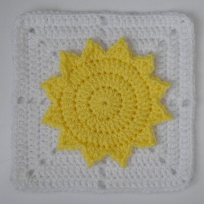 Sun Applique/Embellishment Crochet * sky collection including free base square pattern