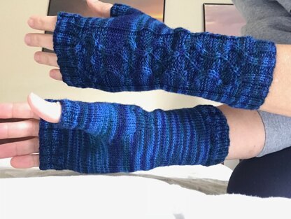 Zombie Vixen Fingerless Gloves in Cascade Yarns Heritage Silk Paints