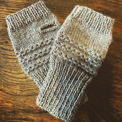 The Apinae Wristwarmers - Adult Size