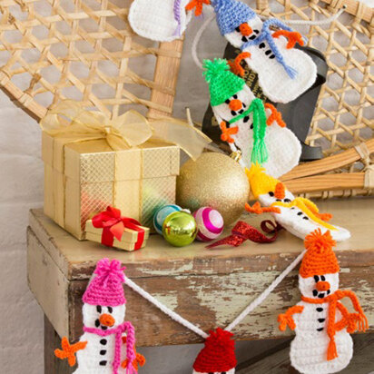 Snowman Garland in Red Heart Super Saver Economy Solids - LW4885 - Downloadable PDF