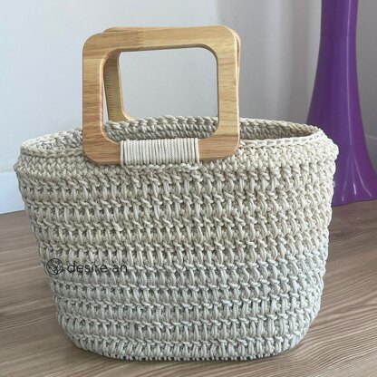 Leather Bottom Chain Model Bag