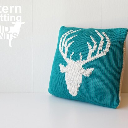 Stag Head Stockinette Throw Pillow (2016011)