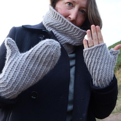 Faern DK Cowls and Mittens crochet