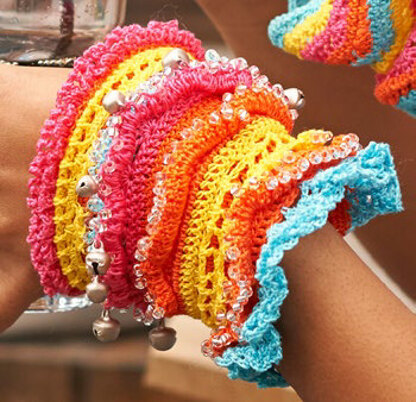 Ruffled Crochet Bracelet in Aunt Lydia's Classic Crochet Thread Size 10 Solids - LC4491 - Downloadable PDF