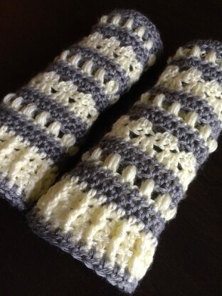 Cabin Nights Fingerless Gloves