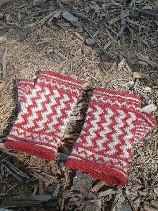 Zigzag Study Hall: Fingerless Mitts