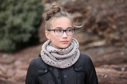 Latte infinity scarf