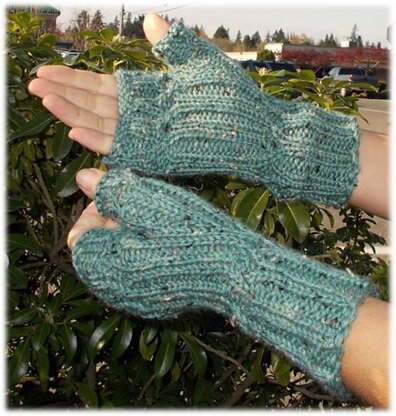 Elegant Ribbed Mitts