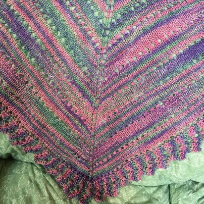 Suzi's Easy Triangle Lace Shawl - knitting pattern