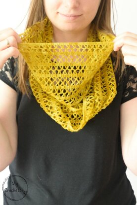 Sunny Lace Cowl